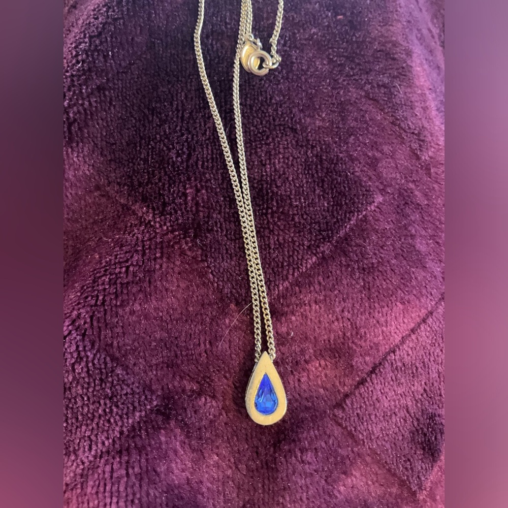 Vintage Avon gold tone teardrop cubic zirconia necklace